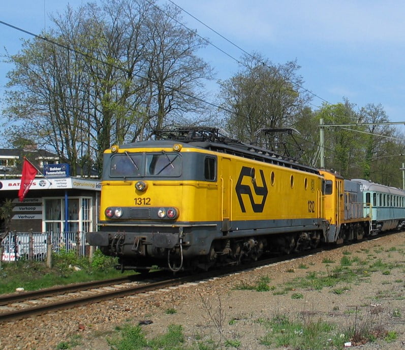 – Houten – Houten