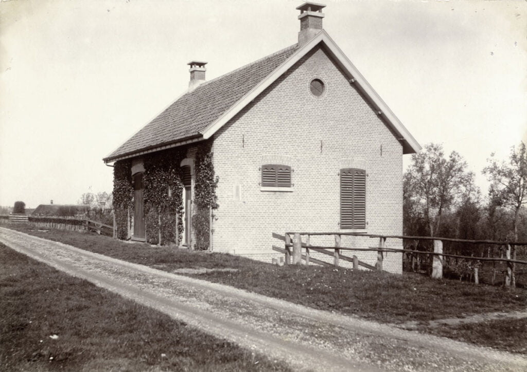 Hoogheemraadschap Lekdijk Bovendams – Houten Waakhuis VII bij Honswijk in 1894 (HUA 220726)