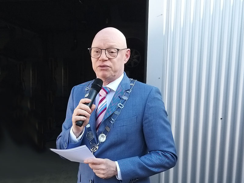 Burgemeester Gilbert Isabella – Houten